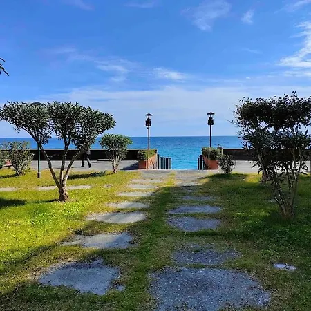 Blue Holiday Da Carla Apartment Letojanni